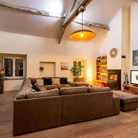 Pet Friendly In Genestelle