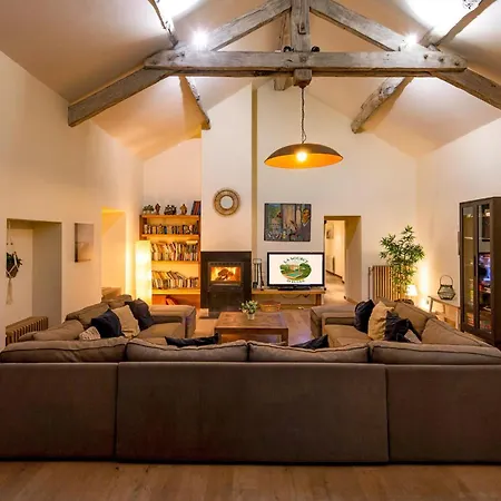 Pet Friendly In Genestelle