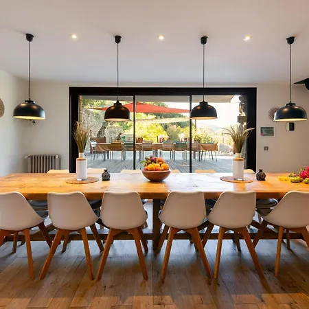 Pet Friendly In * Genestelle