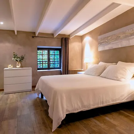 Pet Friendly In Hébergement de vacances Genestelle
